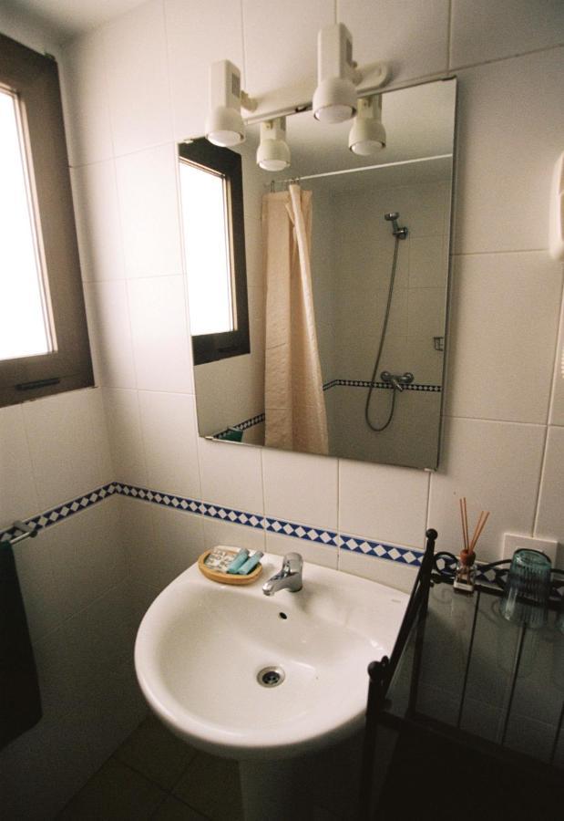 Hostal De L'Aigua Sant Llorenc de la Muga ภายนอก รูปภาพ